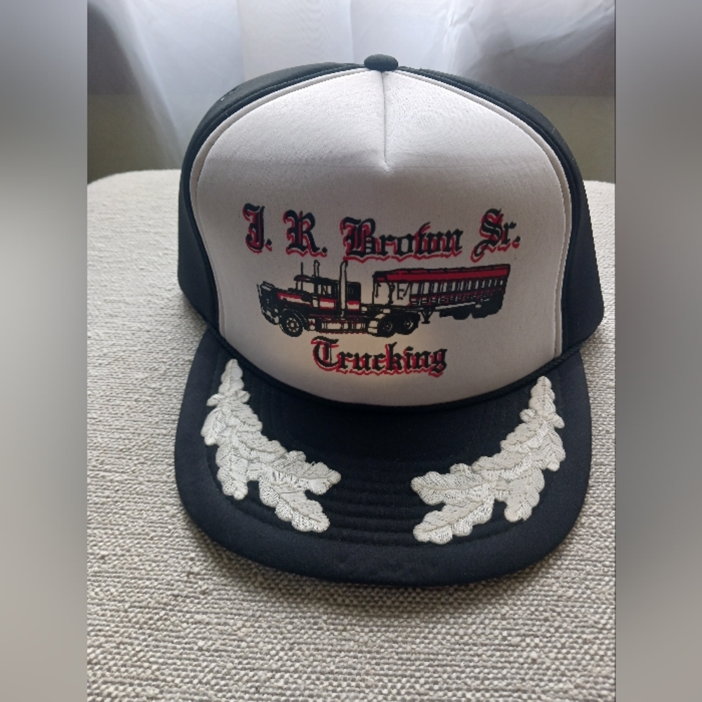 Vtg. Trucker cap. New old stock.